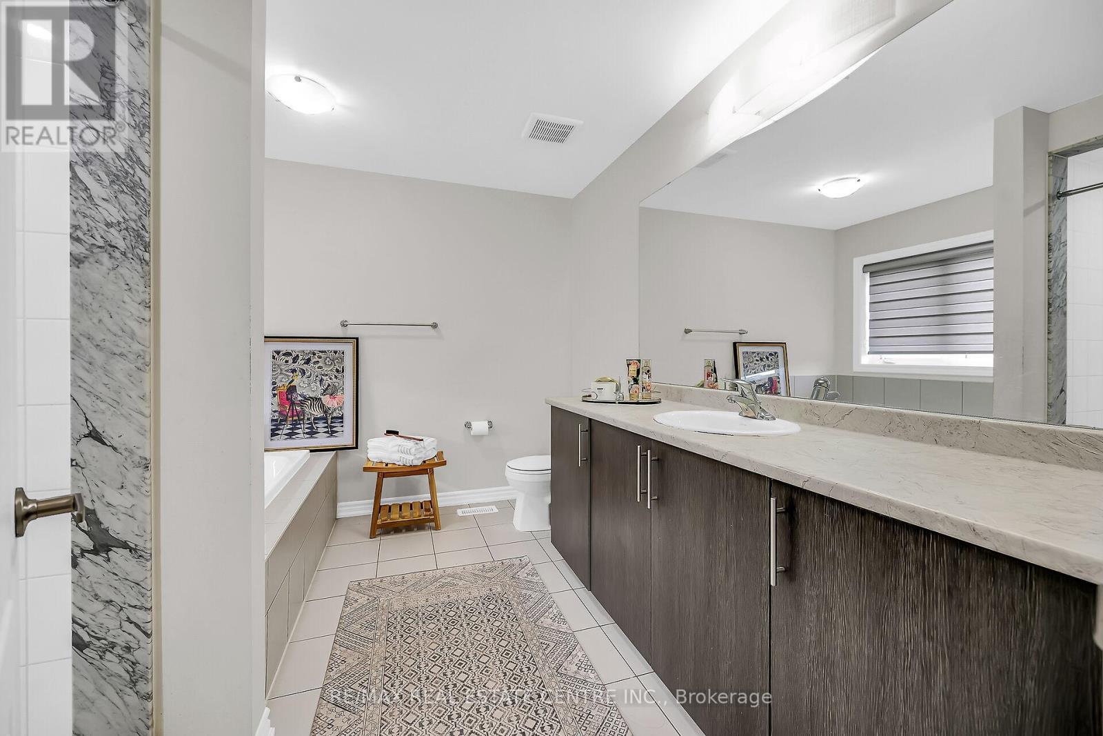 198 Whithorn Crescent, Haldimand, Ontario  N3W 0C9 - Photo 30 - X12216932