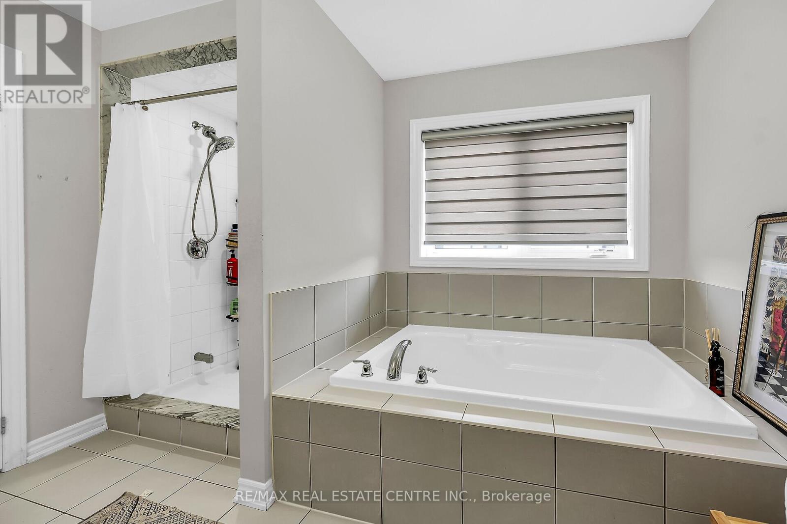 198 Whithorn Crescent, Haldimand, Ontario  N3W 0C9 - Photo 32 - X12216932