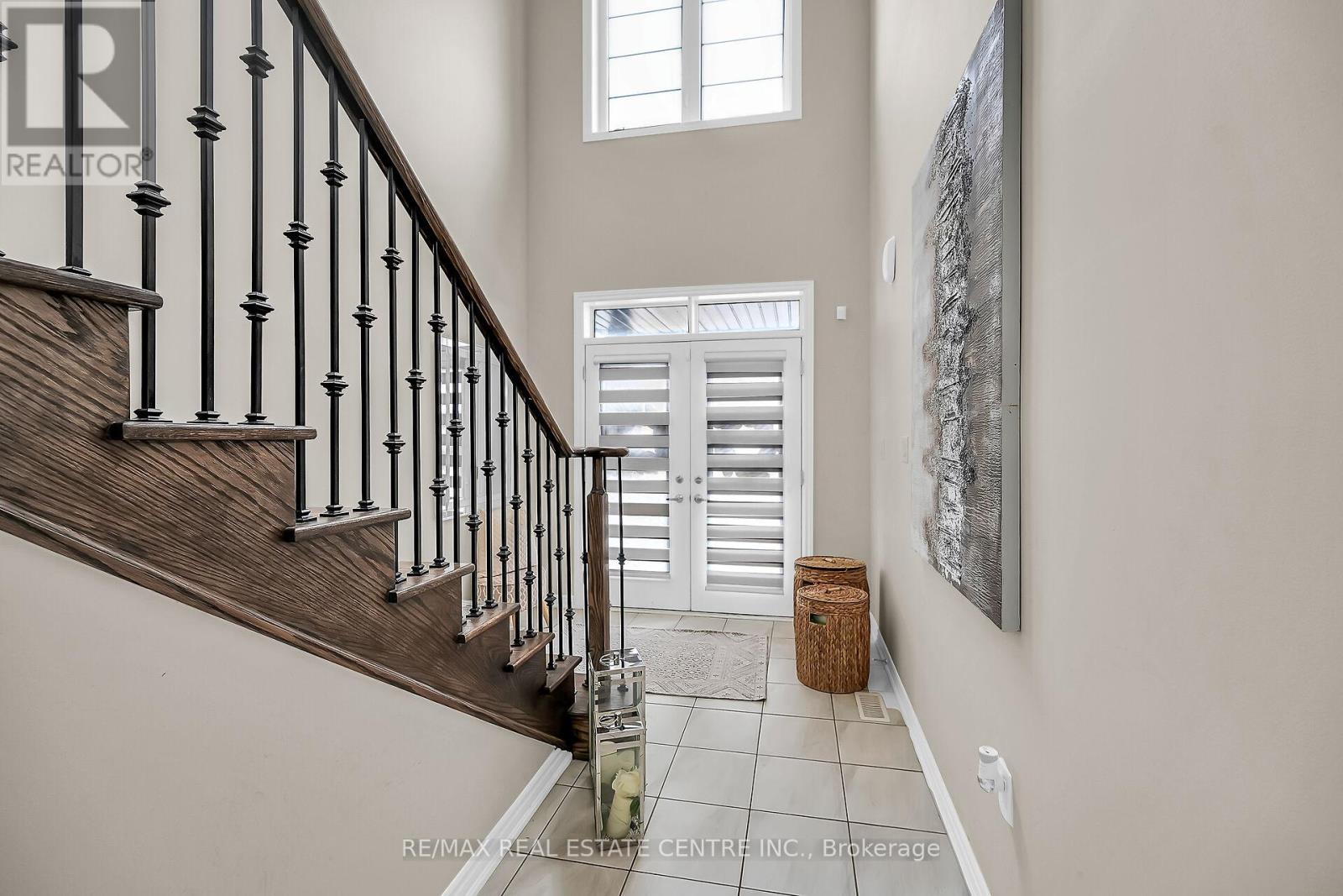 198 Whithorn Crescent, Haldimand, Ontario  N3W 0C9 - Photo 6 - X12216932