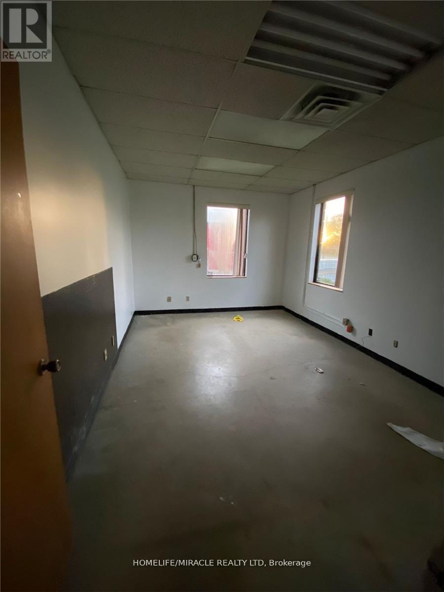 400 National Road, Chatham-Kent, Ontario  N7M 5J5 - Photo 3 - X12216947