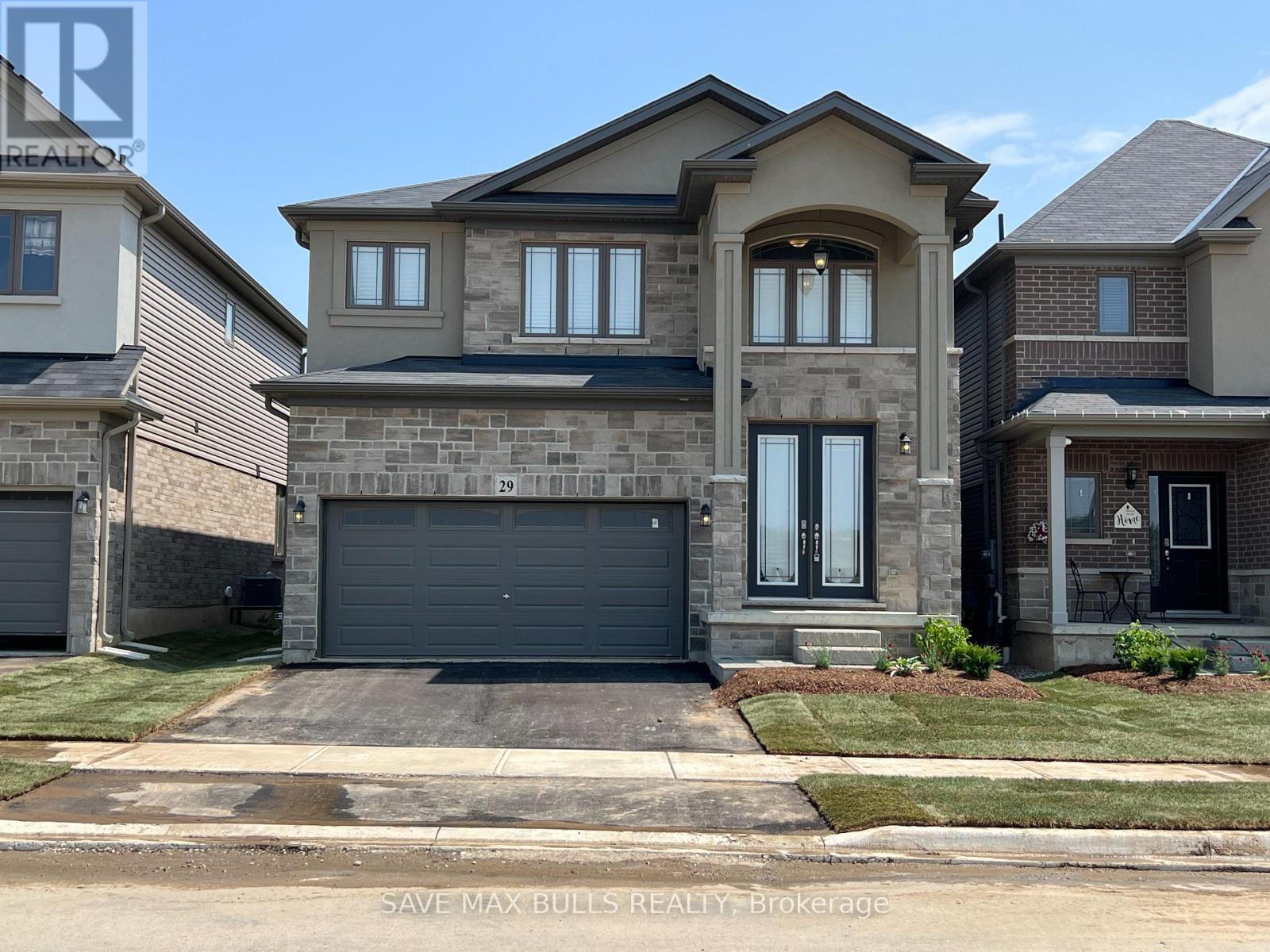 29 Mair Avenue, Brantford, Ontario  N3T 0T2 - Photo 1 - X12216960