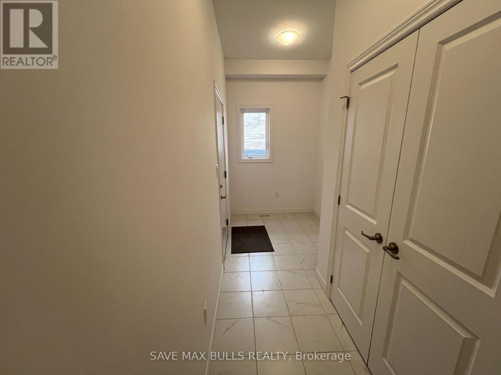 29 Mair Avenue, Brantford, Ontario  N3T 0T2 - Photo 6 - X12216960