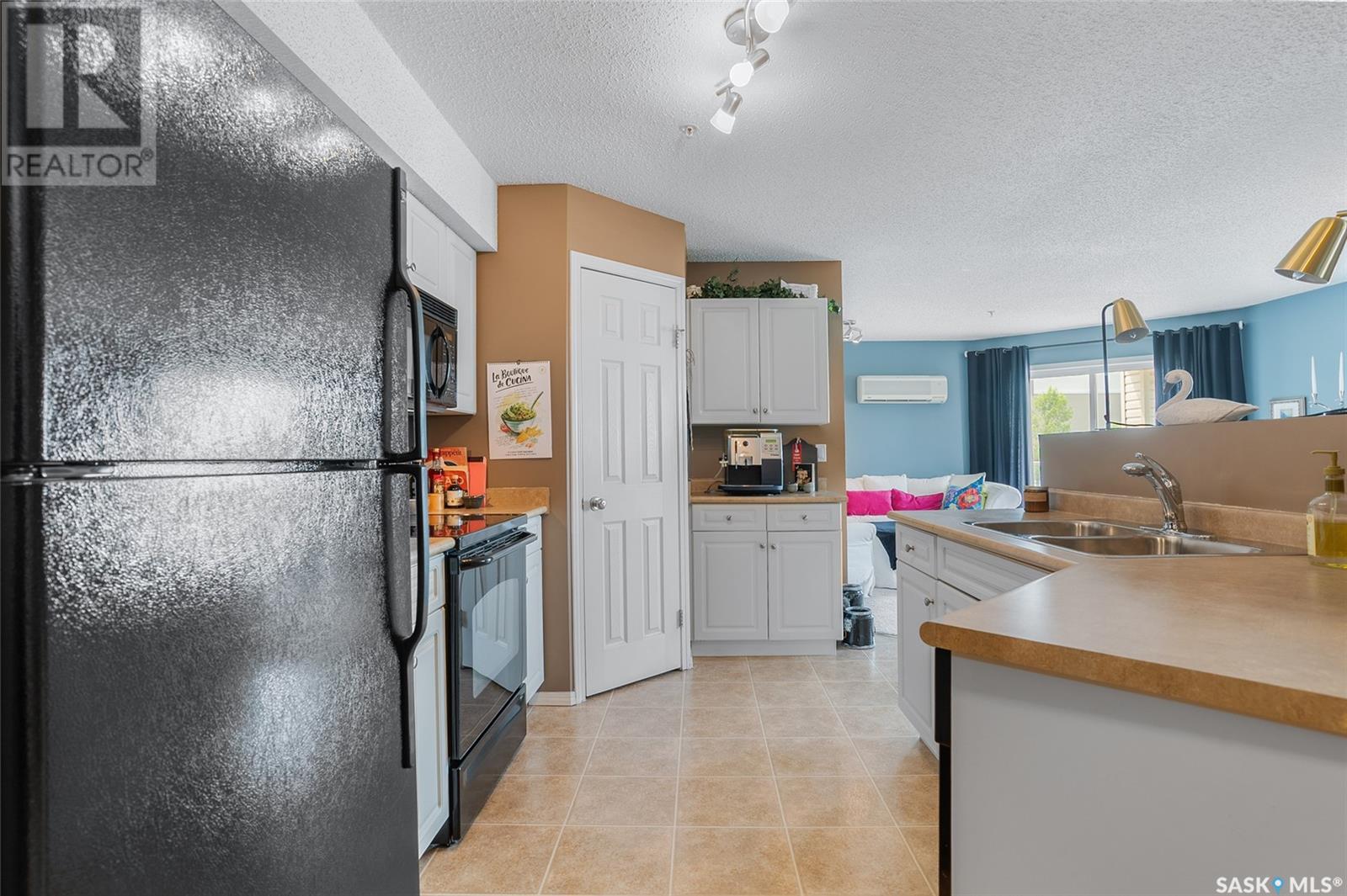 215 303 Lowe Road, Saskatoon, Saskatchewan  S7S 1P2 - Photo 4 - SK009237