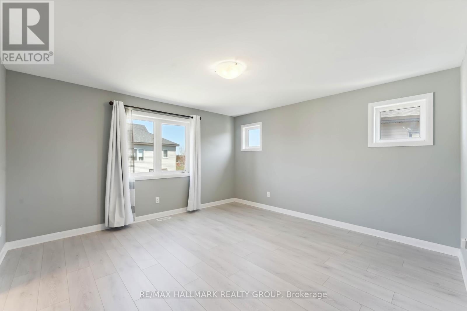 731 Sebastian Street, Ottawa, Ontario  K4A 5L1 - Photo 20 - X12164755