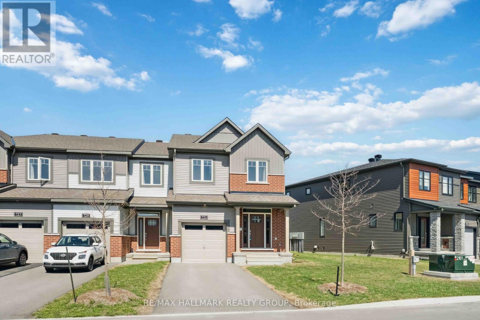 731 Sebastian Street, Ottawa, Ontario  K4A 5L1 - Photo 2 - X12164755