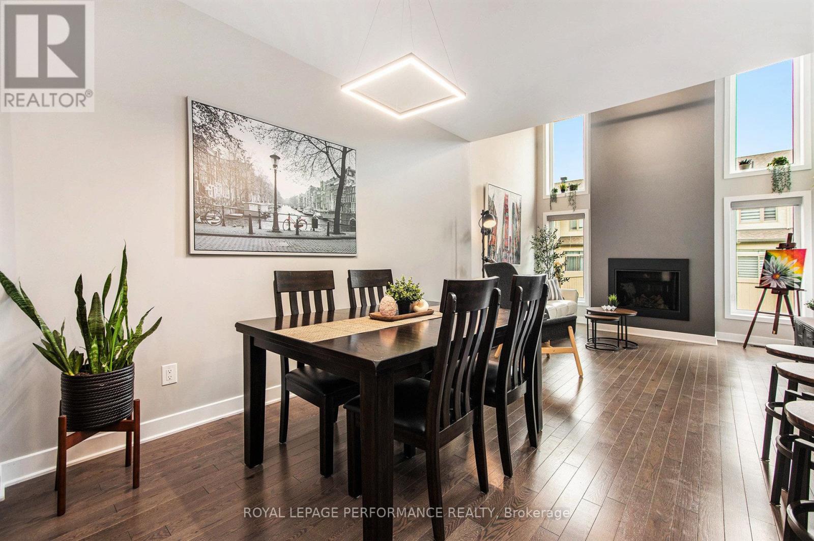 586 Triangle Street, Ottawa, Ontario  K2V 0M1 - Photo 4 - X12166186