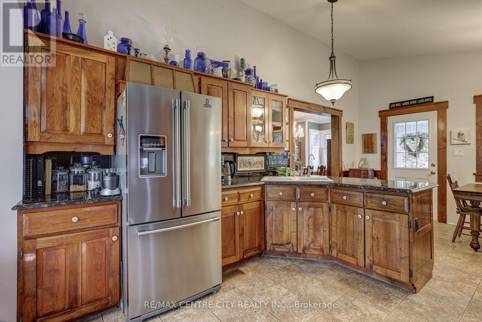 8961 Iona Road, Dutton/dunwich (Iona), Ontario  N0L 1P0 - Photo 20 - X12217167