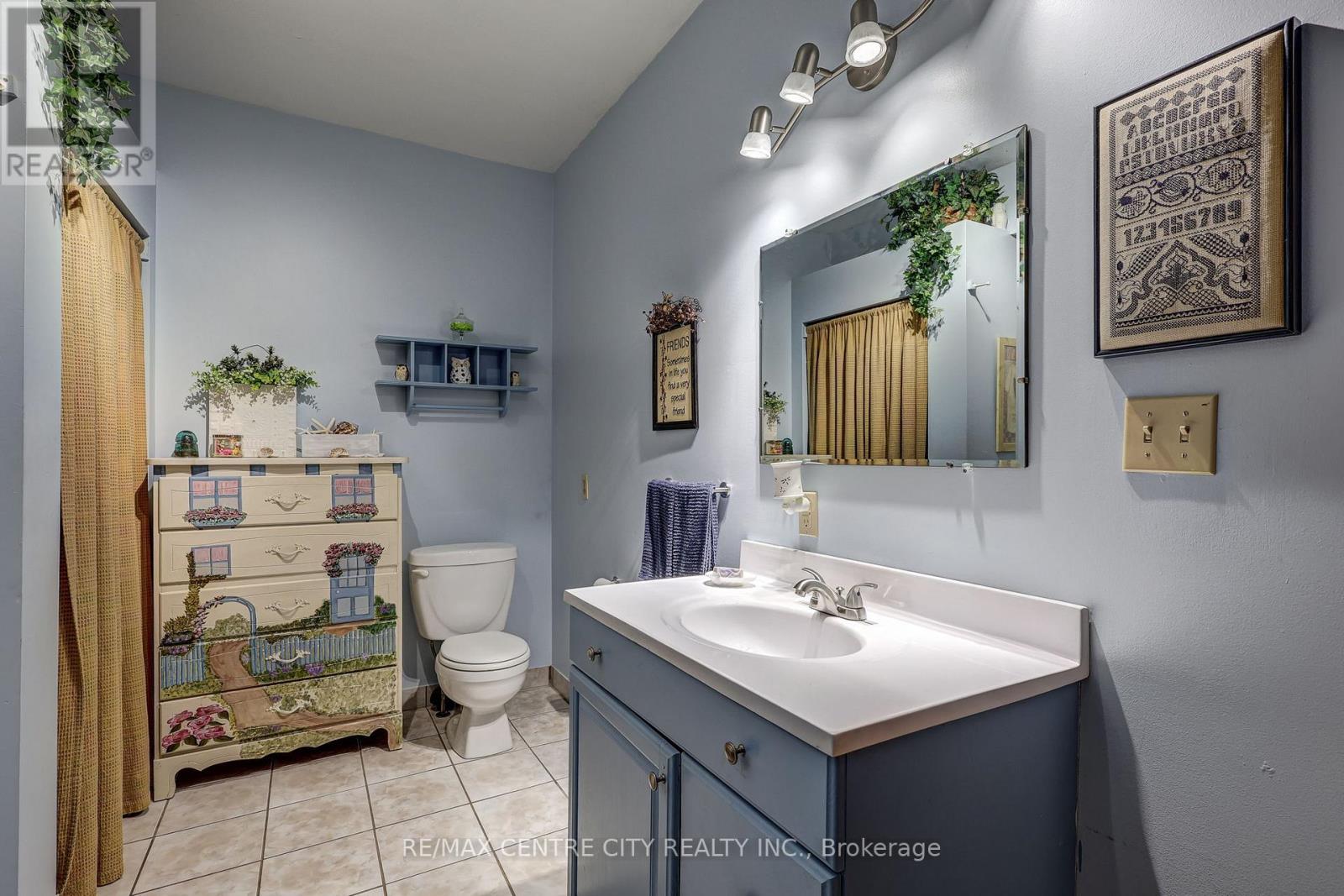 8961 Iona Road, Dutton/dunwich (Iona), Ontario  N0L 1P0 - Photo 22 - X12217167