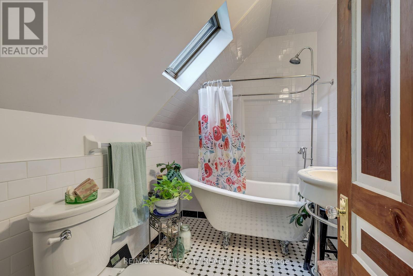 8961 Iona Road, Dutton/dunwich (Iona), Ontario  N0L 1P0 - Photo 32 - X12217167
