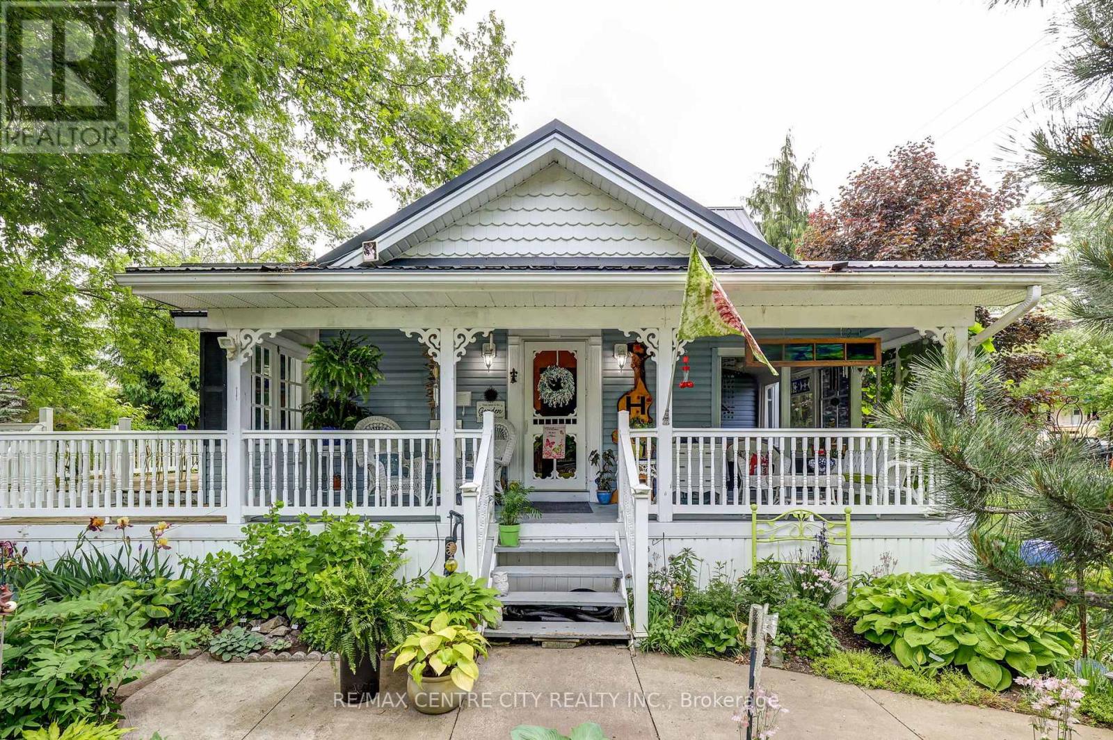 8961 Iona Road, Dutton/dunwich (Iona), Ontario  N0L 1P0 - Photo 4 - X12217167