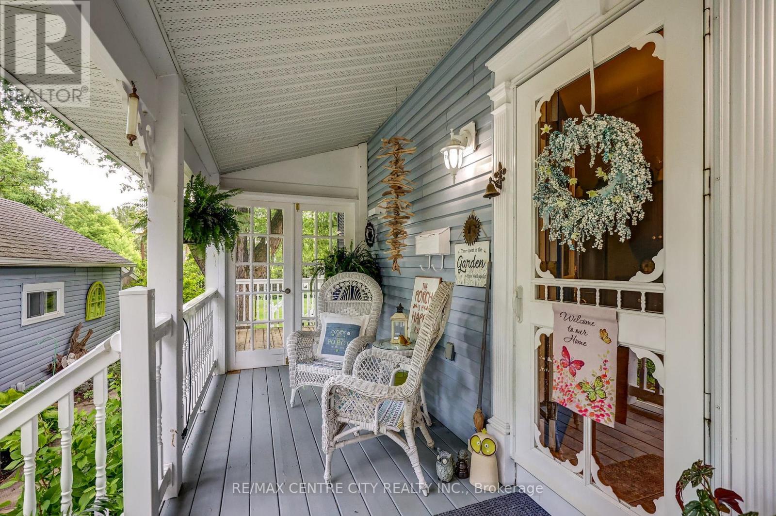 8961 Iona Road, Dutton/dunwich (Iona), Ontario  N0L 1P0 - Photo 7 - X12217167