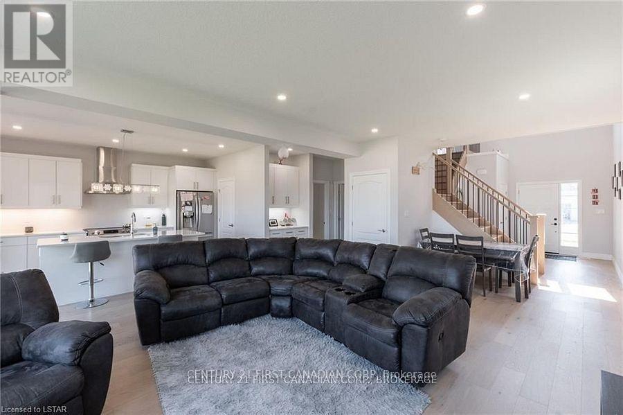 121 Basil Crescent, Middlesex Centre (Ilderton), Ontario  N0M 2A0 - Photo 11 - X12217310