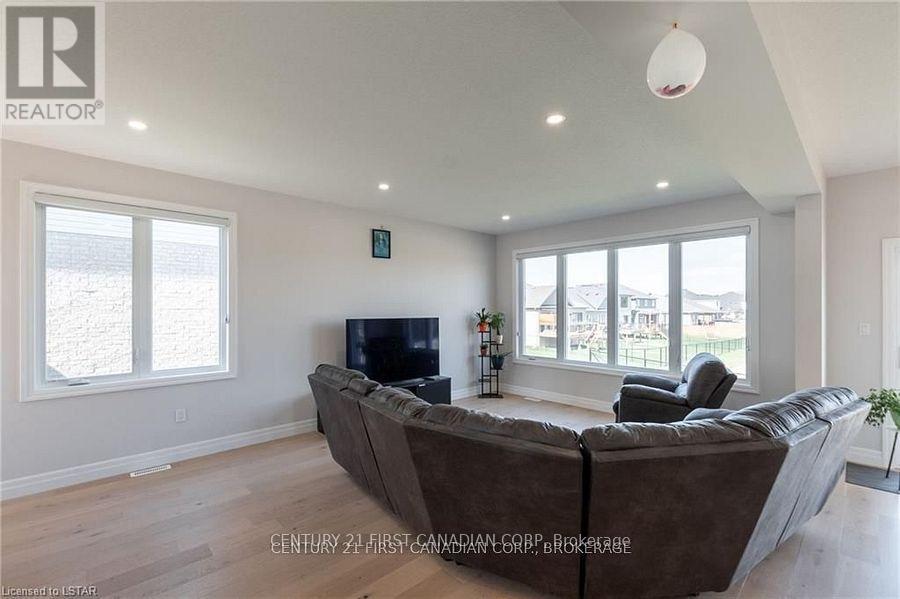 121 Basil Crescent, Middlesex Centre (Ilderton), Ontario  N0M 2A0 - Photo 15 - X12217310