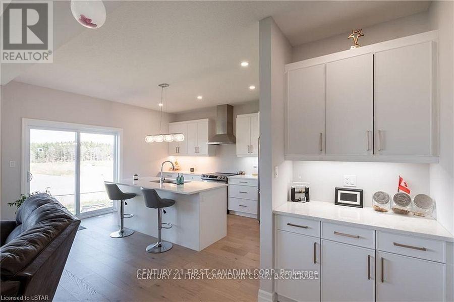 121 Basil Crescent, Middlesex Centre (Ilderton), Ontario  N0M 2A0 - Photo 17 - X12217310