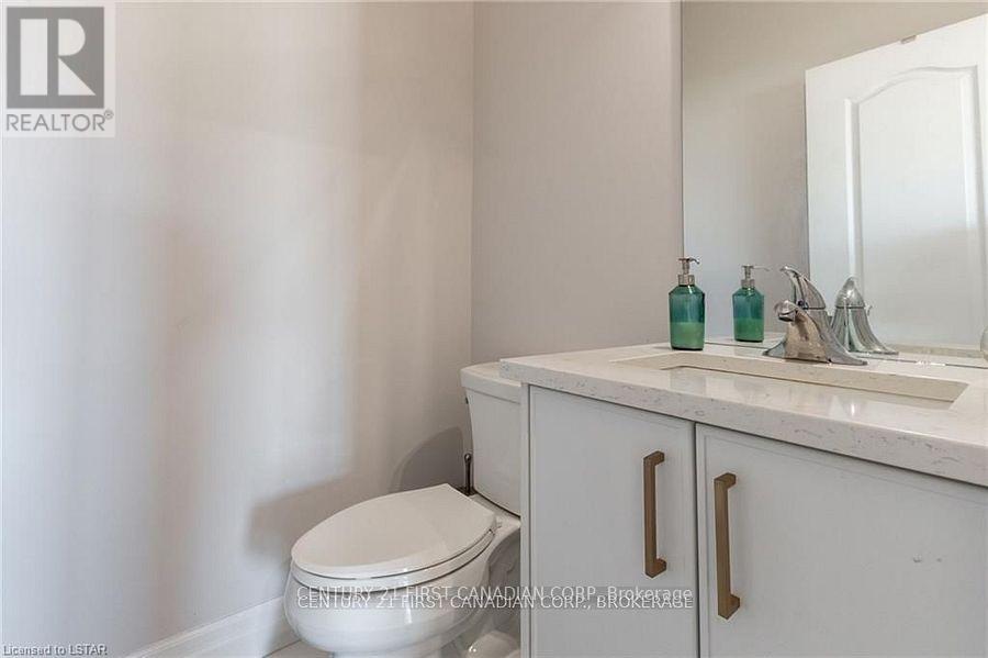 121 Basil Crescent, Middlesex Centre (Ilderton), Ontario  N0M 2A0 - Photo 25 - X12217310