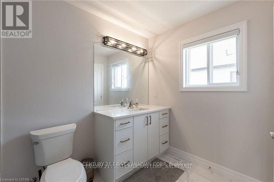 121 Basil Crescent, Middlesex Centre (Ilderton), Ontario  N0M 2A0 - Photo 35 - X12217310
