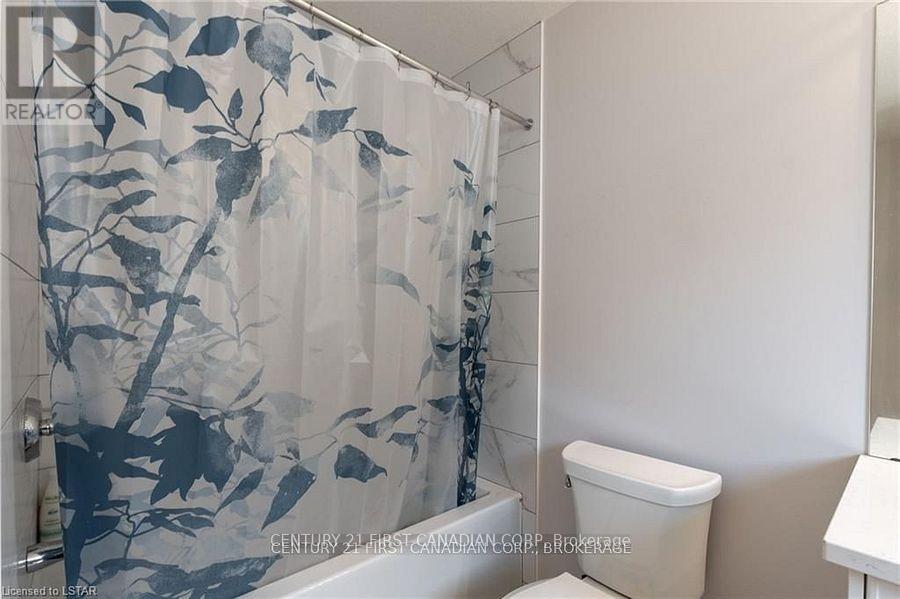 121 Basil Crescent, Middlesex Centre (Ilderton), Ontario  N0M 2A0 - Photo 36 - X12217310