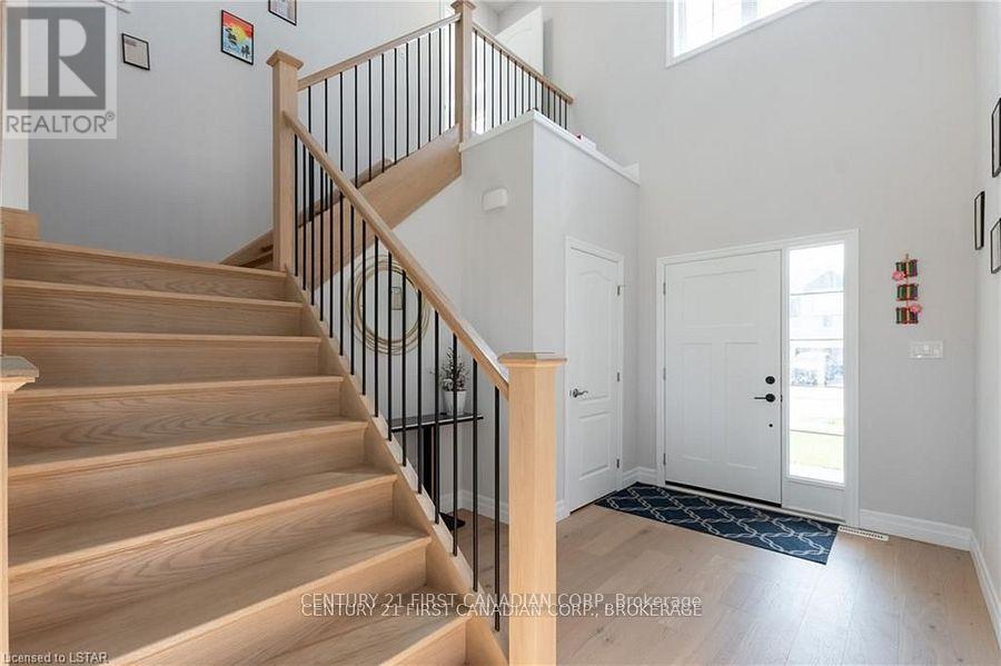121 Basil Crescent, Middlesex Centre (Ilderton), Ontario  N0M 2A0 - Photo 6 - X12217310