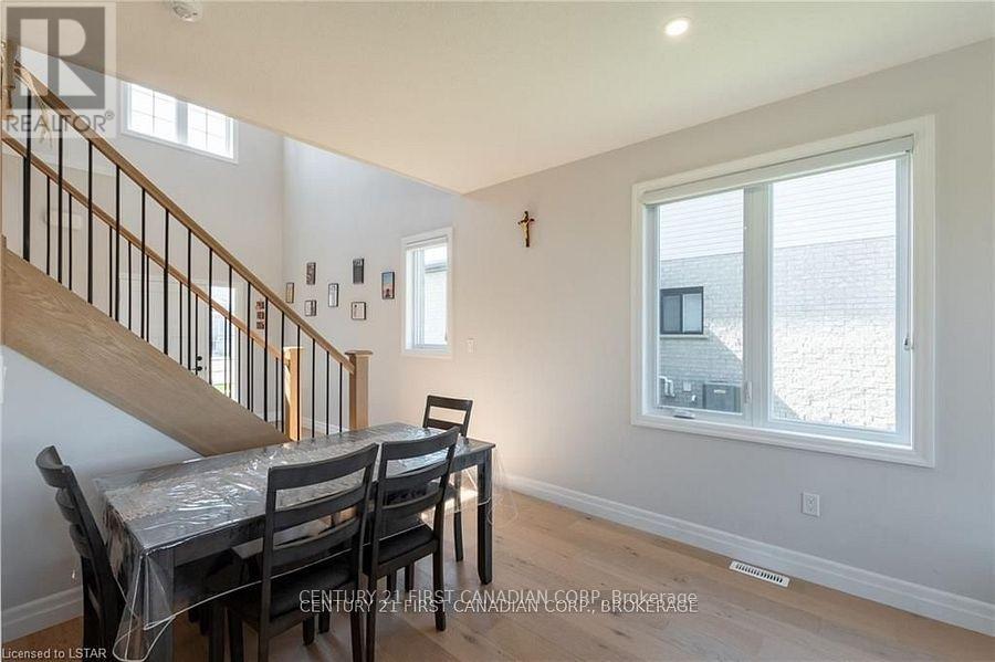 121 Basil Crescent, Middlesex Centre (Ilderton), Ontario  N0M 2A0 - Photo 9 - X12217310