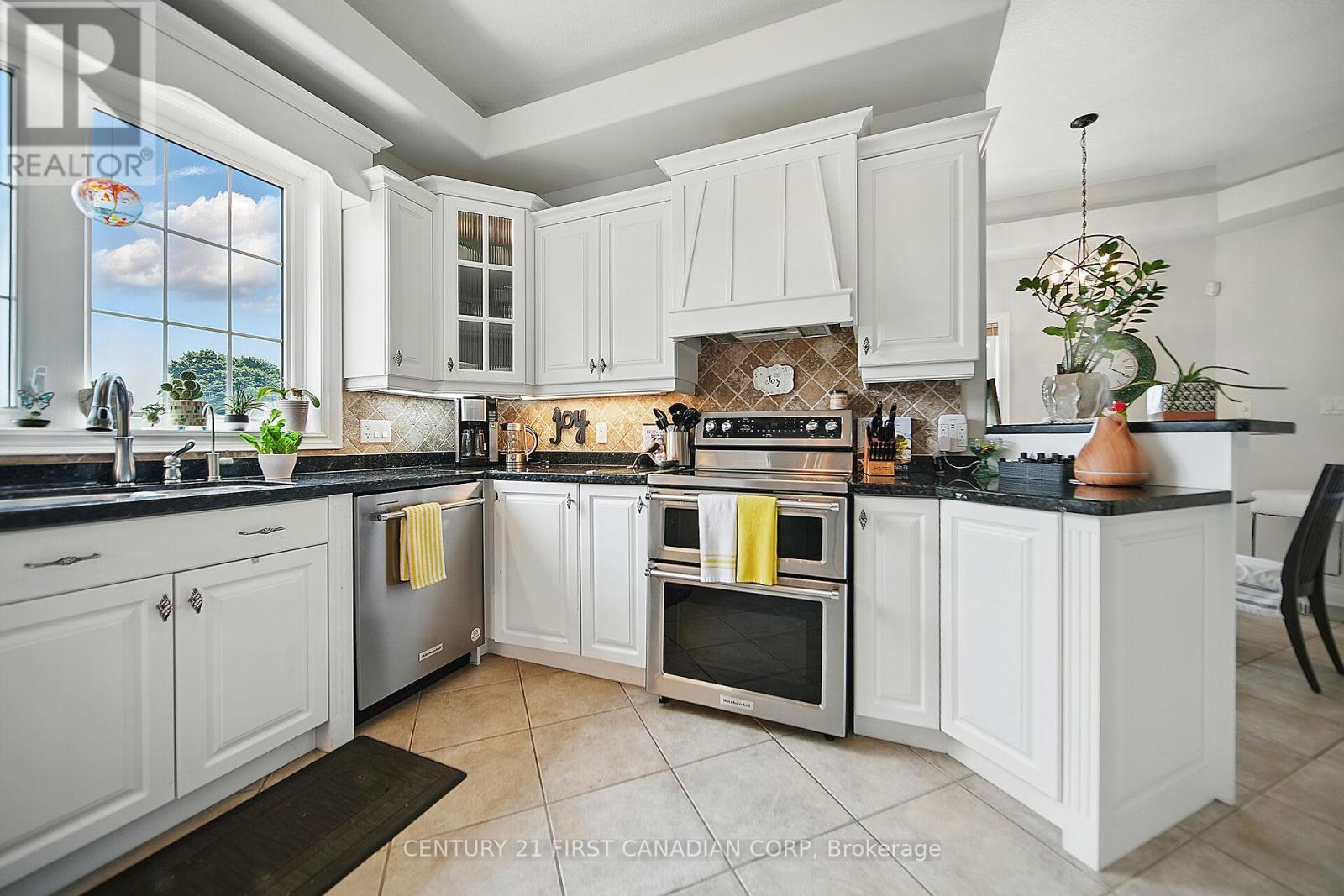 42580 Roberts Line, Central Elgin (Union), Ontario  N0L 2L0 - Photo 14 - X12217316