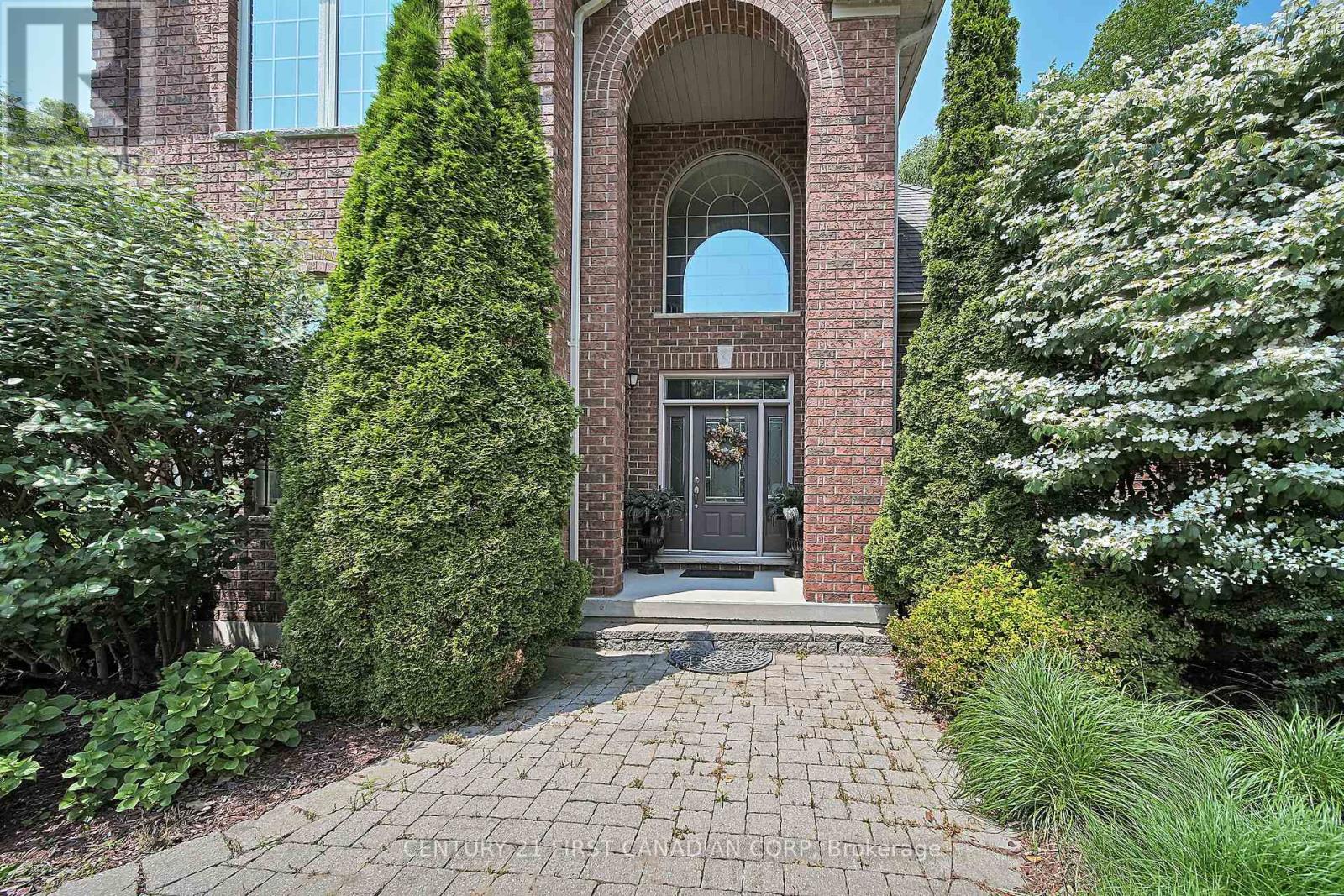 42580 Roberts Line, Central Elgin (Union), Ontario  N0L 2L0 - Photo 4 - X12217316