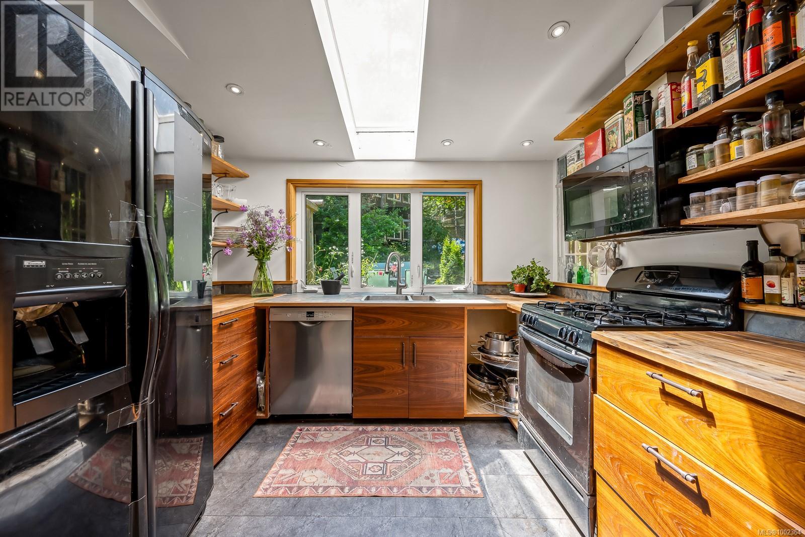 7555 Central Rd, Hornby Island, British Columbia  V0R 1Z0 - Photo 10 - 1002364