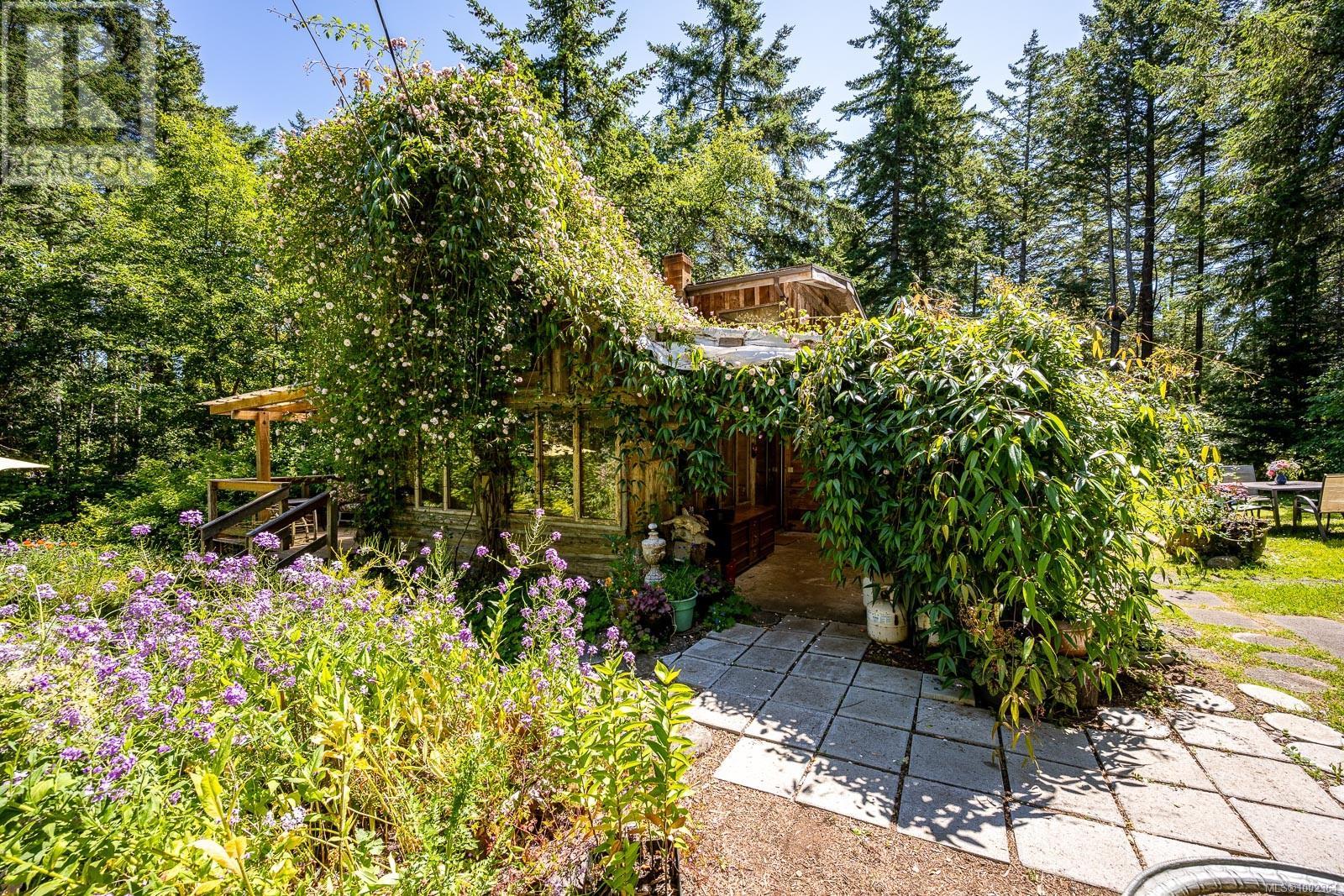 7555 Central Rd, Hornby Island, British Columbia  V0R 1Z0 - Photo 36 - 1002364