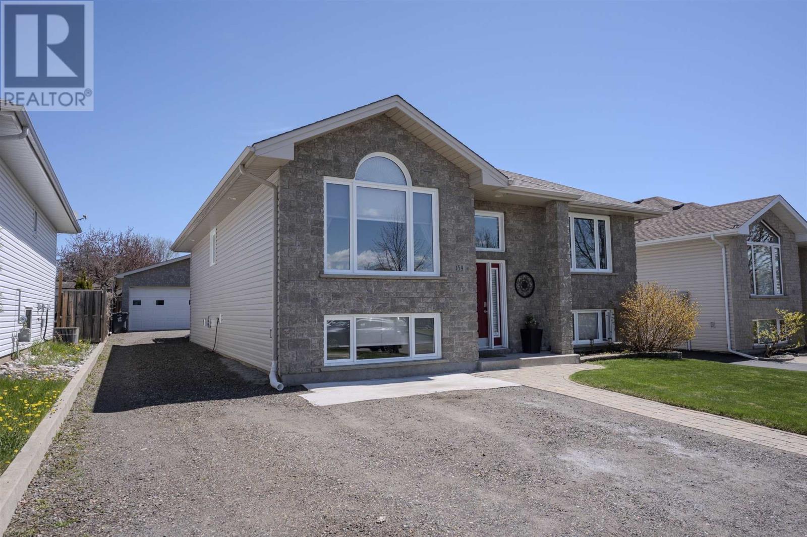 159 Saxon DR, Thunder Bay, Ontario