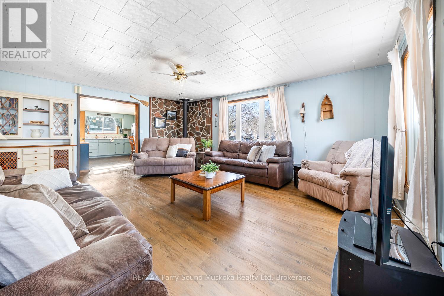 61 Stewart Street, Georgian Bay, Ontario  P0C 1H0 - Photo 22 - X12186196