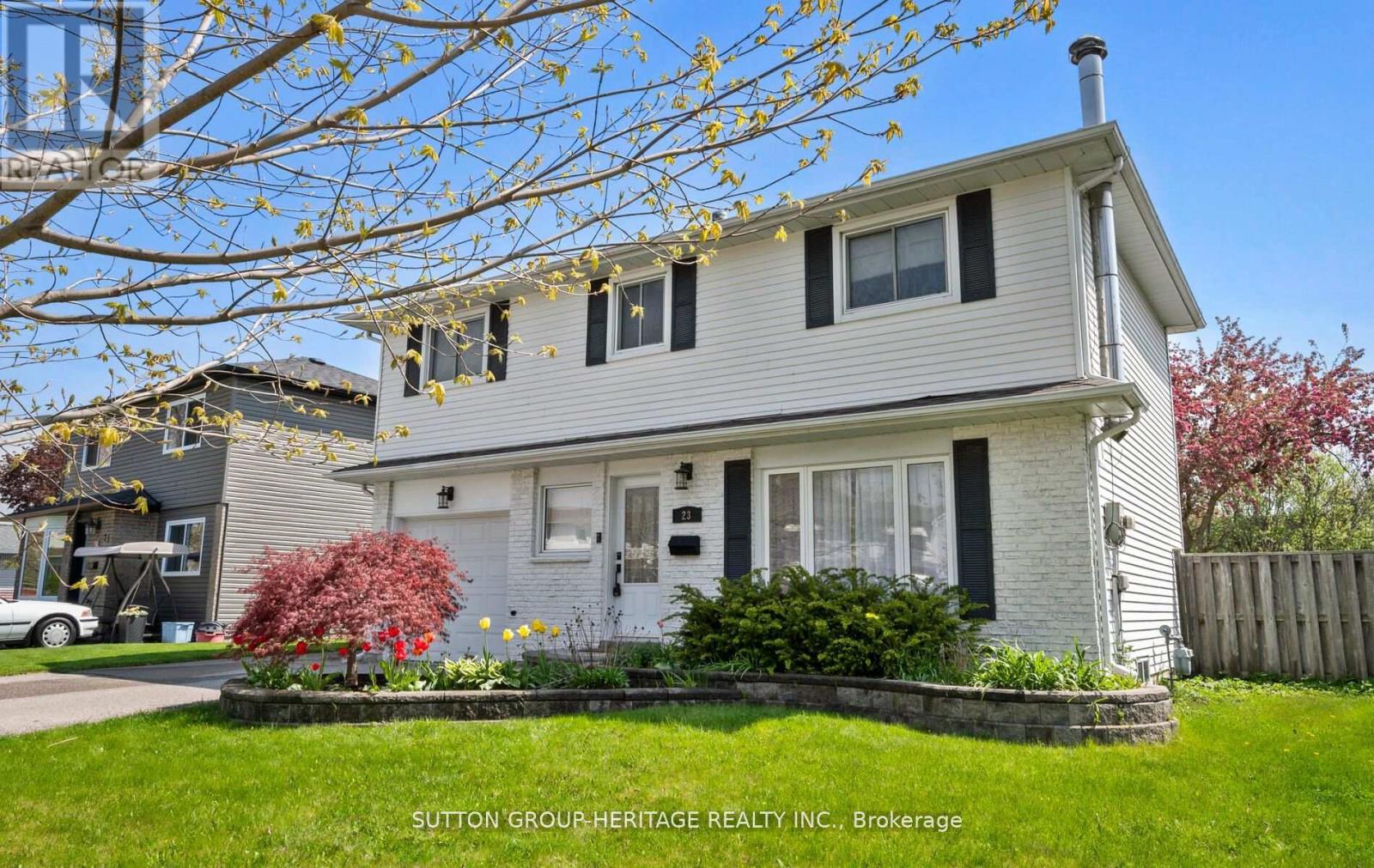 23 Agate Road, Ajax, Ontario  L1S 3J7 - Photo 2 - E12217111