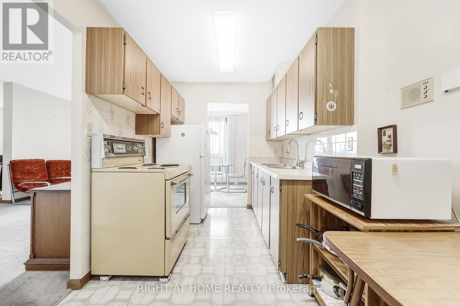 901 - 1250 Bridletowne Circle, Toronto, Ontario  M1W 2V1 - Photo 13 - E12217151