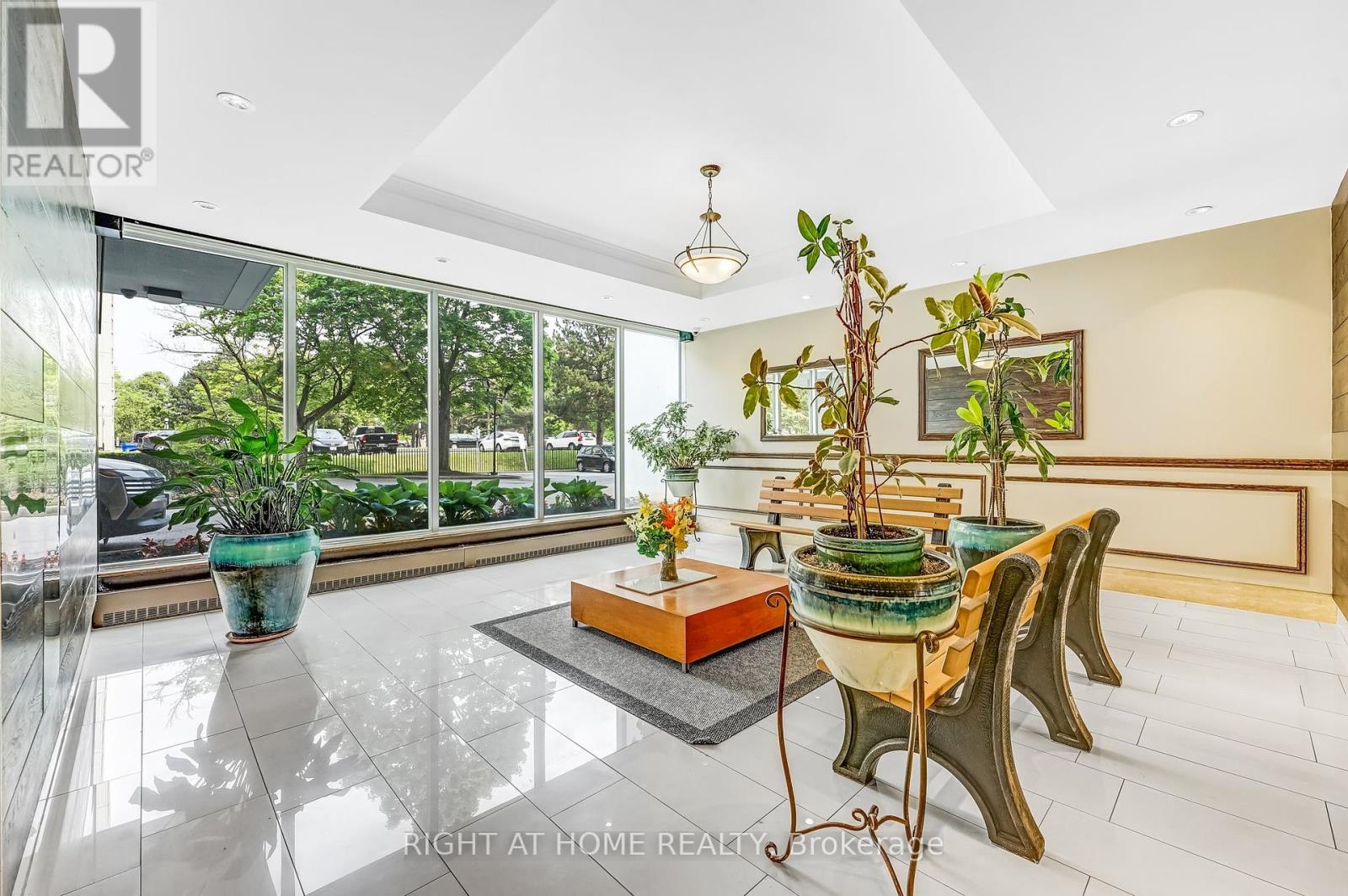 901 - 1250 Bridletowne Circle, Toronto, Ontario  M1W 2V1 - Photo 2 - E12217151