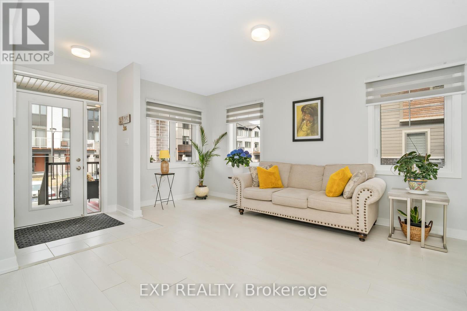 222 Anyolite Private, Ottawa, Ontario  K2J 7J3 - Photo 3 - X12217233