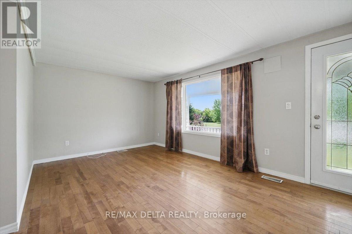 844 Cartier Street, Alfred And Plantagenet, Ontario  K0B 1C0 - Photo 6 - X12217256