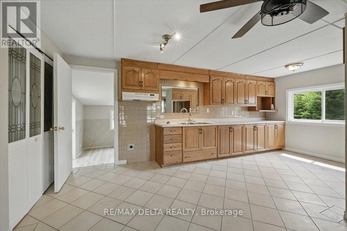 844 Cartier Street, Alfred And Plantagenet, Ontario  K0B 1C0 - Photo 9 - X12217256