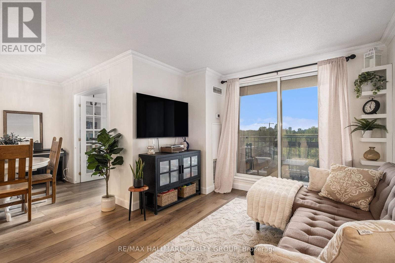 707 - 45 Holland Avenue, Ottawa, Ontario  K1Y 4S3 - Photo 2 - X12217276