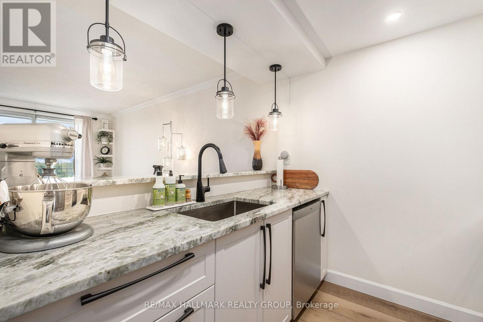 707 - 45 Holland Avenue, Ottawa, Ontario  K1Y 4S3 - Photo 8 - X12217276