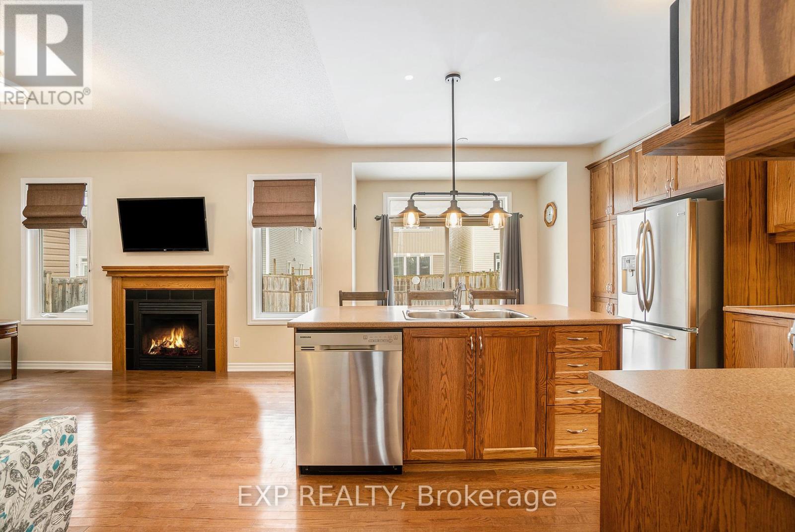 405 Meadowhawk Crescent, Ottawa, Ontario  K2J 5X1 - Photo 12 - X12217281