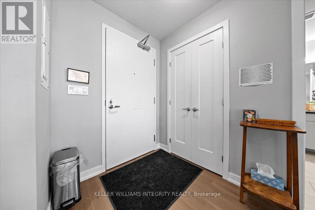 3 - 570 De Mazenod Avenue, Ottawa, Ontario  K1S 5X2 - Photo 4 - X12217286
