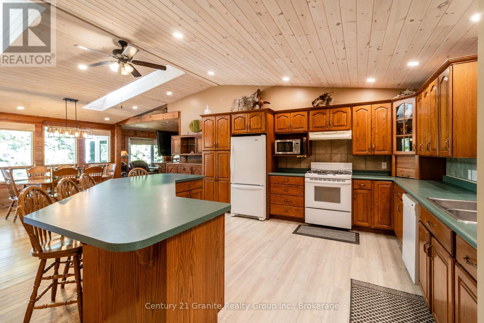 1054 The Narrows Trail, Minden Hills, Ontario  K0M 2K0 - Photo 5 - X12216037