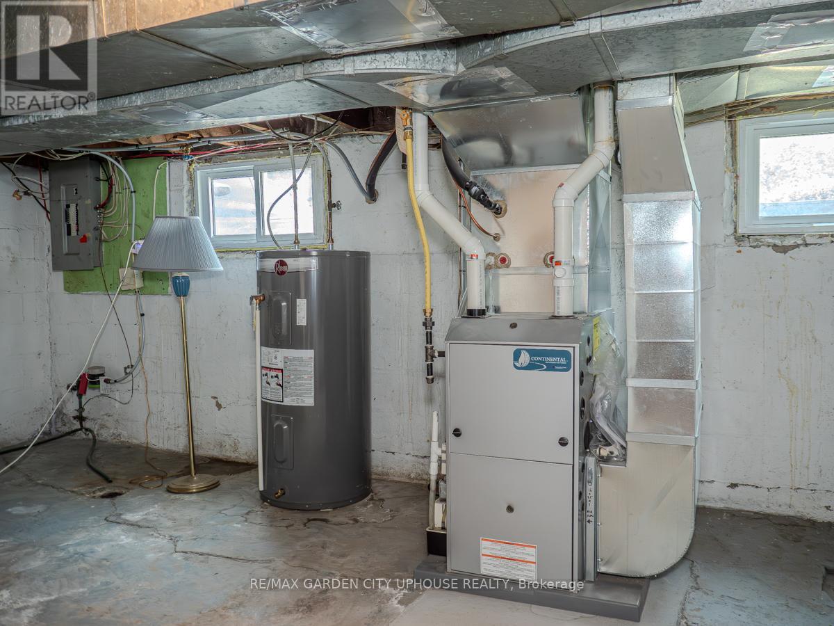 99 Pelham Road, St. Catharines, Ontario  L2S 1S5 - Photo 11 - X12217232