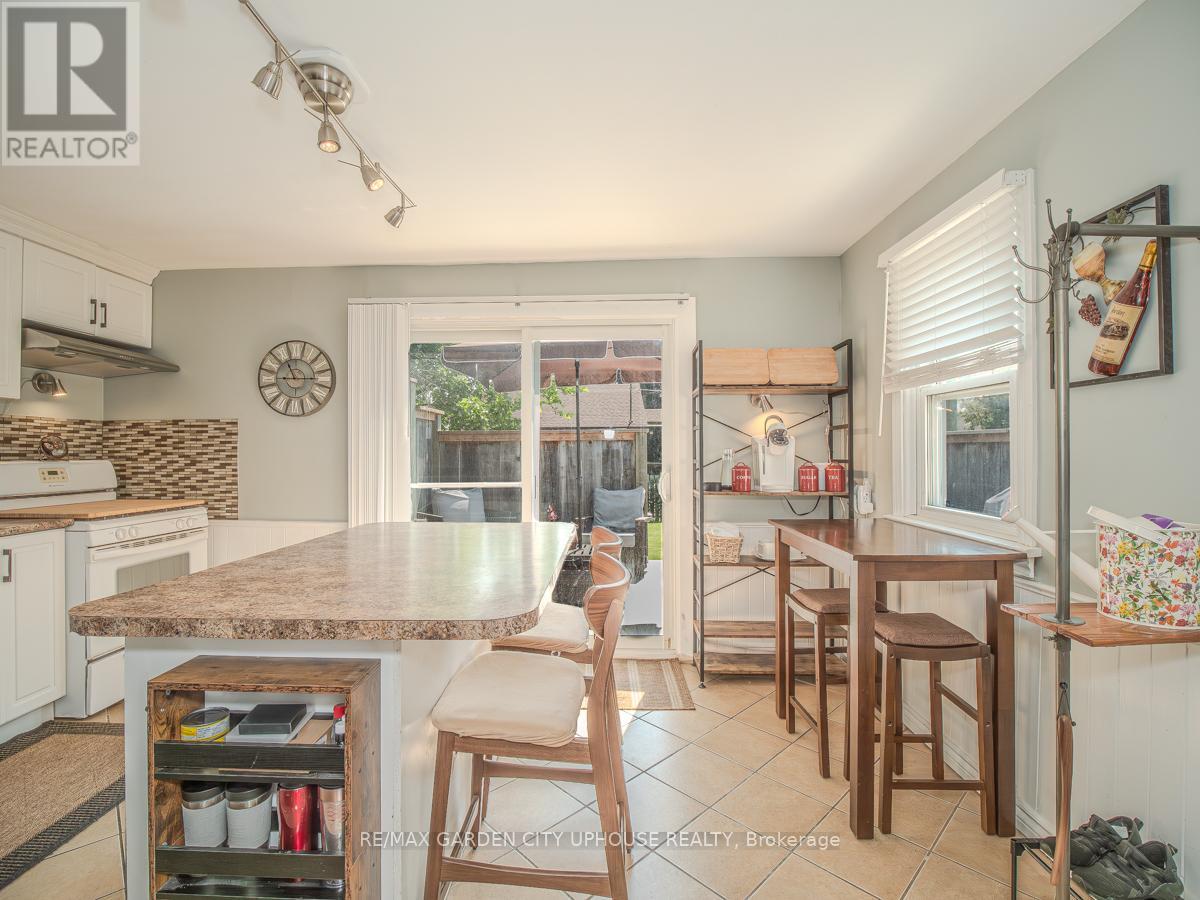 99 Pelham Road, St. Catharines, Ontario  L2S 1S5 - Photo 7 - X12217232
