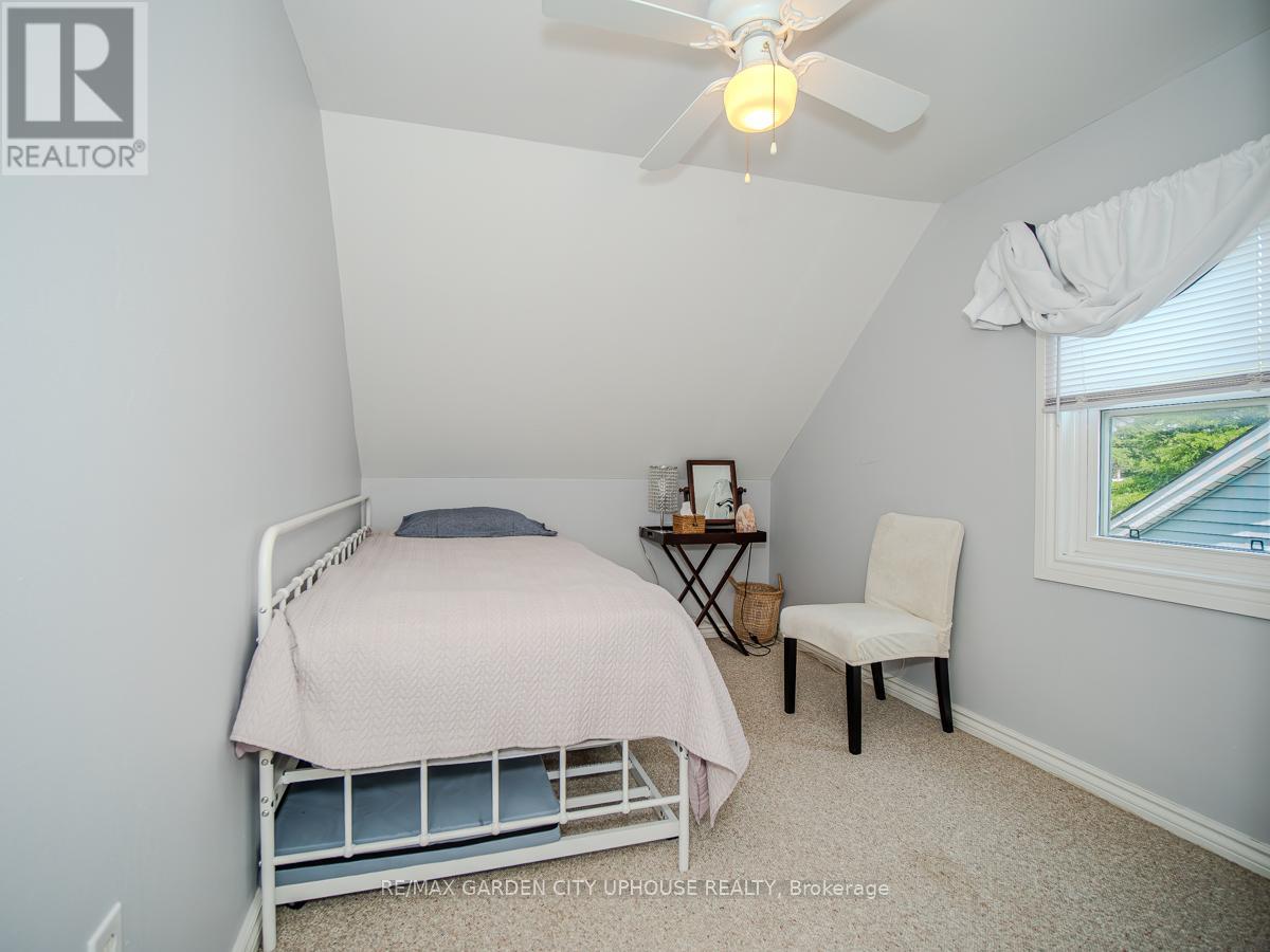 99 Pelham Road, St. Catharines, Ontario  L2S 1S5 - Photo 9 - X12217232