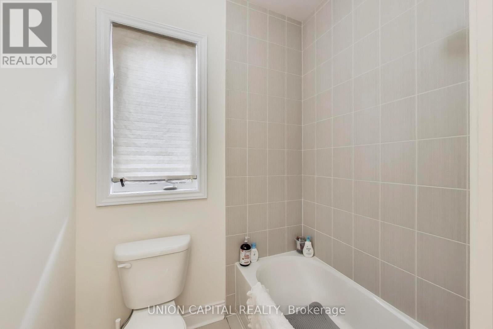 918 Ernest Cousins Circle, Newmarket, Ontario  L3X 0B7 - Photo 35 - N12216890