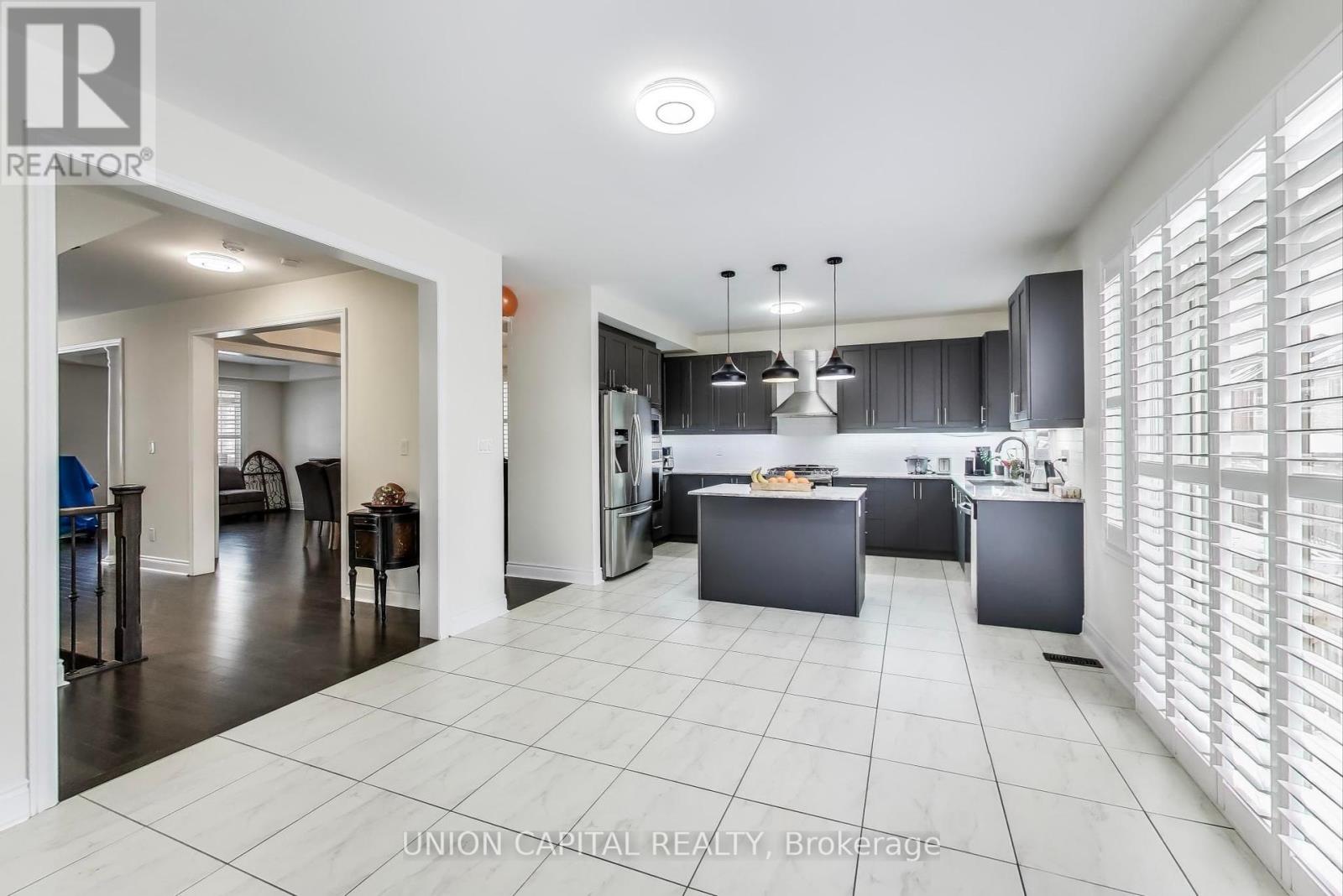 918 Ernest Cousins Circle, Newmarket, Ontario  L3X 0B7 - Photo 8 - N12216890
