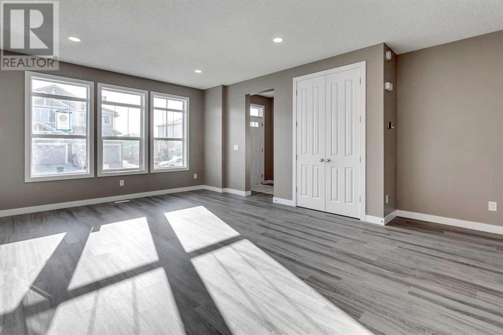 191 Belvedere Crescent Se, Calgary, Alberta  T2A 7Y5 - Photo 5 - A2230570
