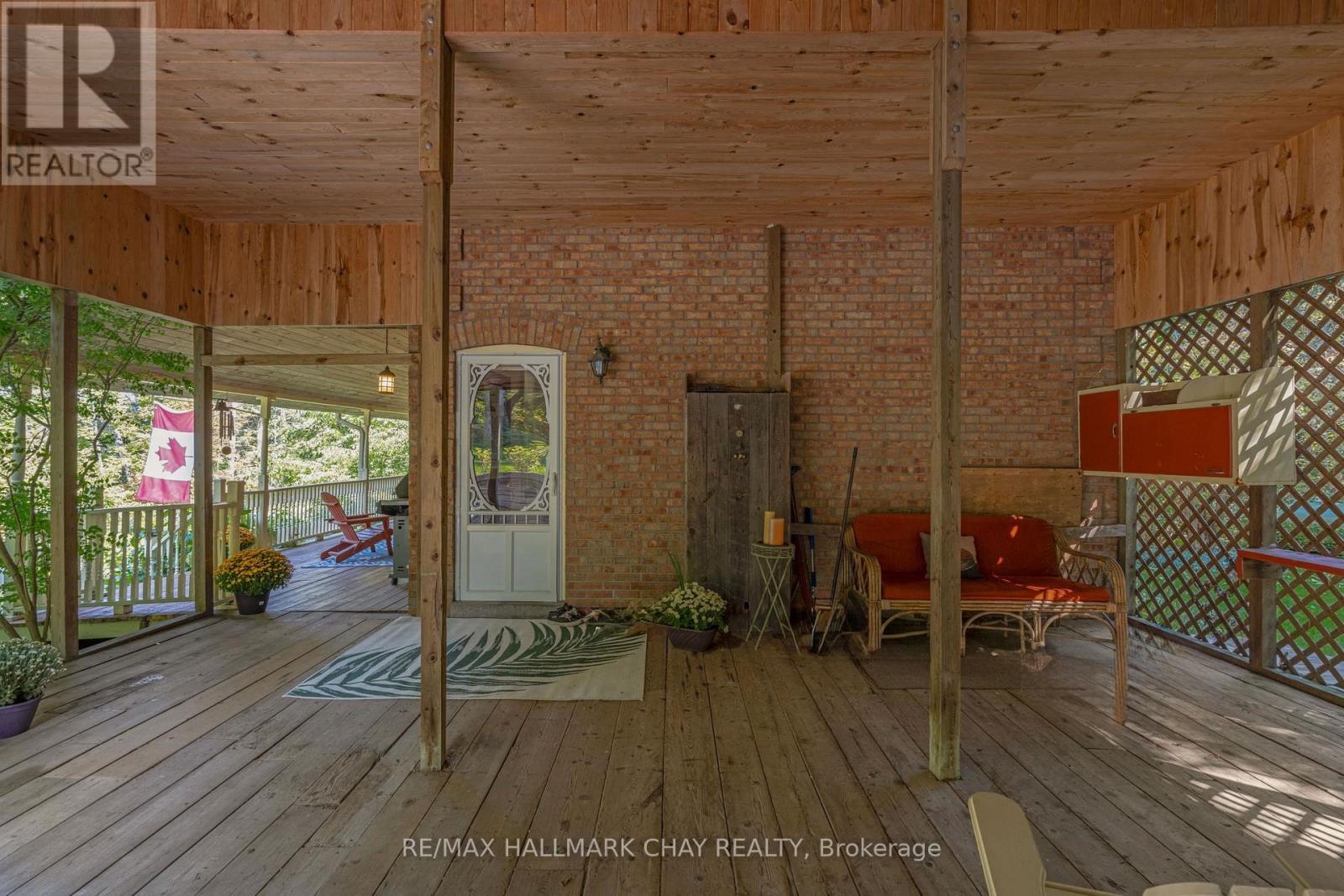 4950 Penetanguishene Road, Springwater, Ontario  L0L 1V0 - Photo 8 - S12216465