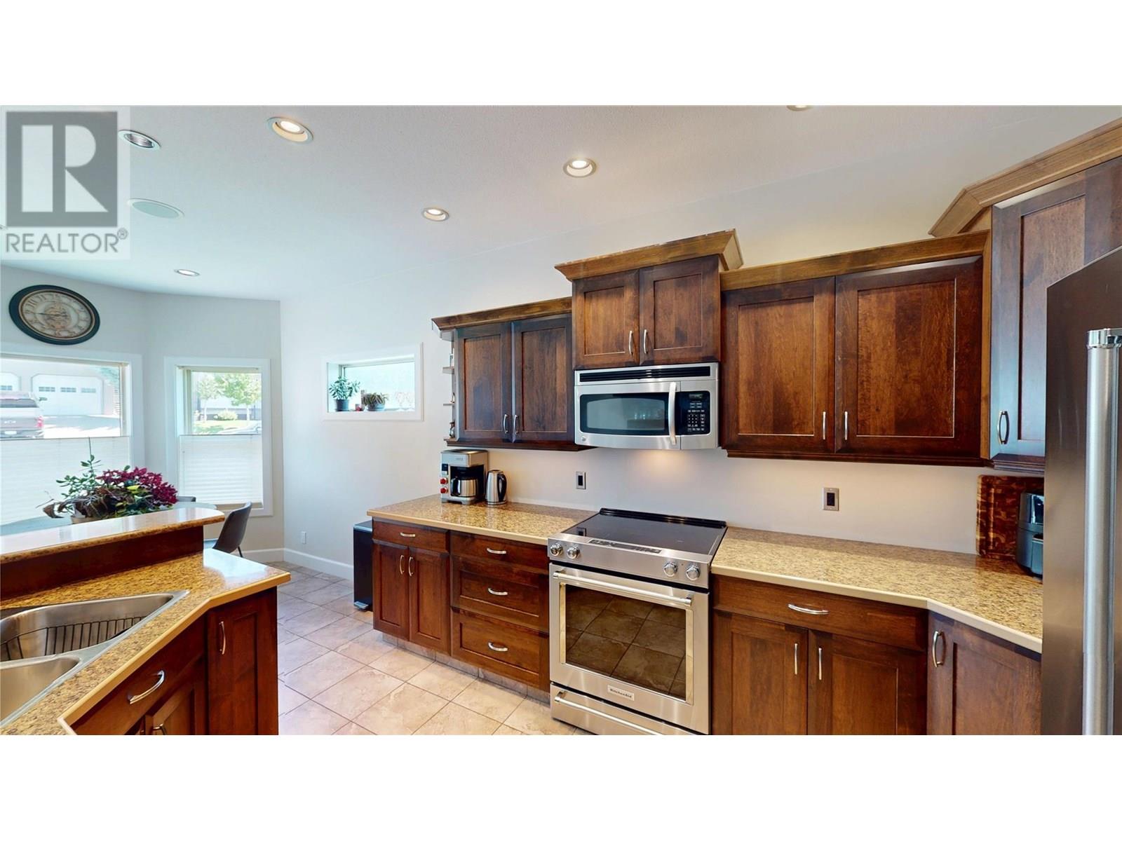 1569 Mt Fisher Crescent, Cranbrook, British Columbia  V1C 7J6 - Photo 10 - 10352006