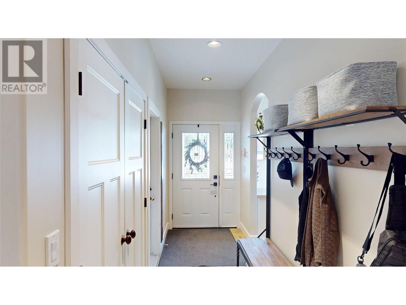 1569 Mt Fisher Crescent, Cranbrook, British Columbia  V1C 7J6 - Photo 3 - 10352006