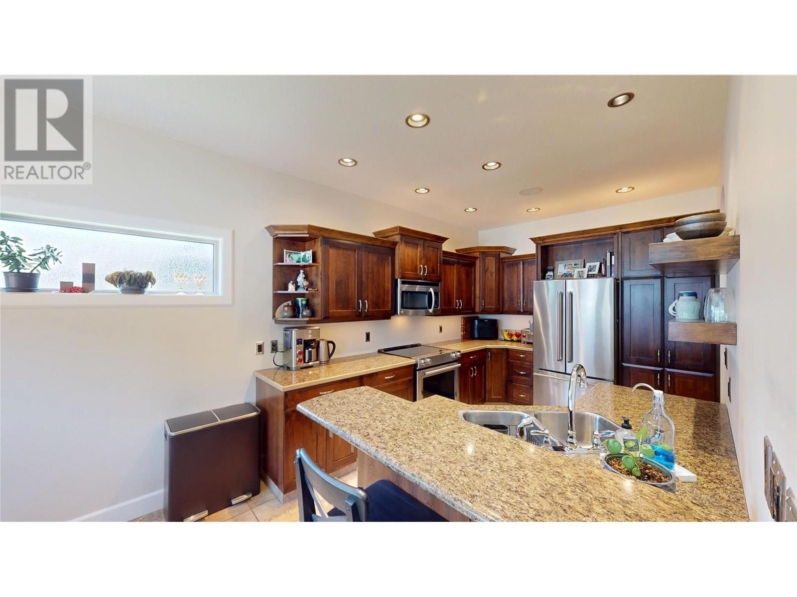 1569 Mt Fisher Crescent, Cranbrook, British Columbia  V1C 7J6 - Photo 7 - 10352006
